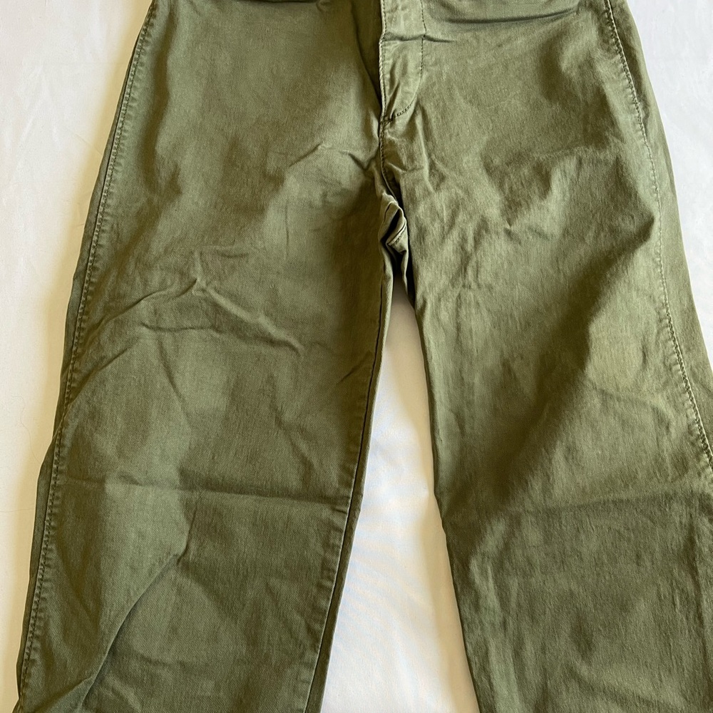 Old Navy green pants